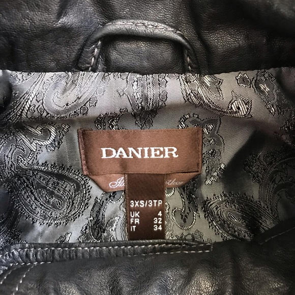 Danier Black motorcycle genuine leather jacket - Picture 5 of 5